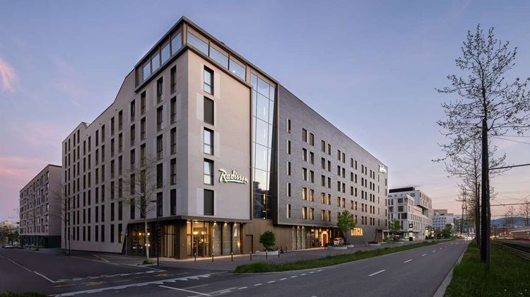 Radisson Hotel & Suites Zurich Exterior