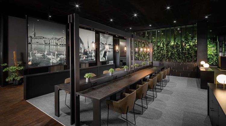 Radisson Hotel & Suites Zurich Lobby