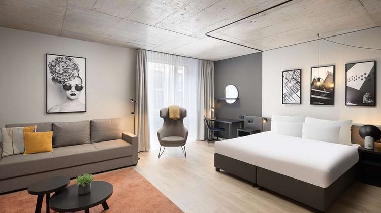 Radisson Hotel & Suites Zurich Room