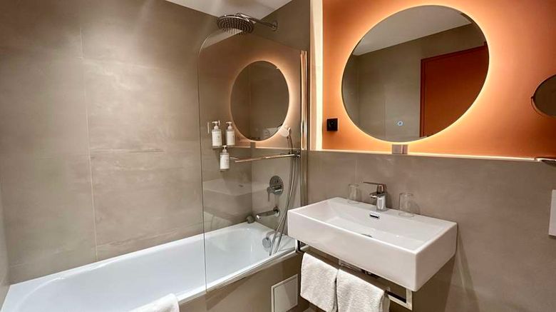 <b>Best Western Plus Au Grand Saint Jean Room</b>. Images powered by <a href="https://iceportal.shijigroup.com/" title="IcePortal" target="_blank">IcePortal</a>.