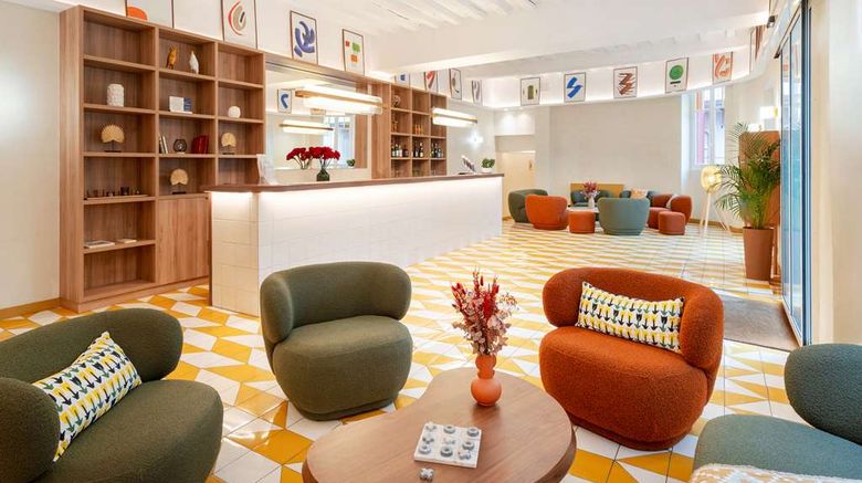 <b>Best Western Plus Au Grand Saint Jean Lobby</b>. Images powered by <a href="https://iceportal.shijigroup.com/" title="IcePortal" target="_blank">IcePortal</a>.