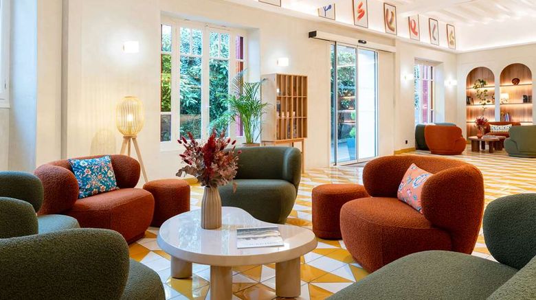 Best Western Plus Au Grand Saint Jean Lobby. Images powered by <a href="https://iceportal.shijigroup.com" target="_blank" rel="noopener">Ice Portal</a>.