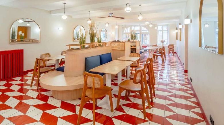 <b>Best Western Plus Au Grand Saint Jean Restaurant</b>. Images powered by <a href="https://iceportal.shijigroup.com/" title="IcePortal" target="_blank">IcePortal</a>.