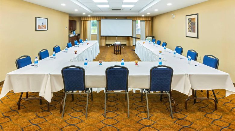 <b>Comfort Inn and Suites Kincardine Meeting</b>. Images powered by <a href="https://iceportal.shijigroup.com/" title="IcePortal" target="_blank">IcePortal</a>.