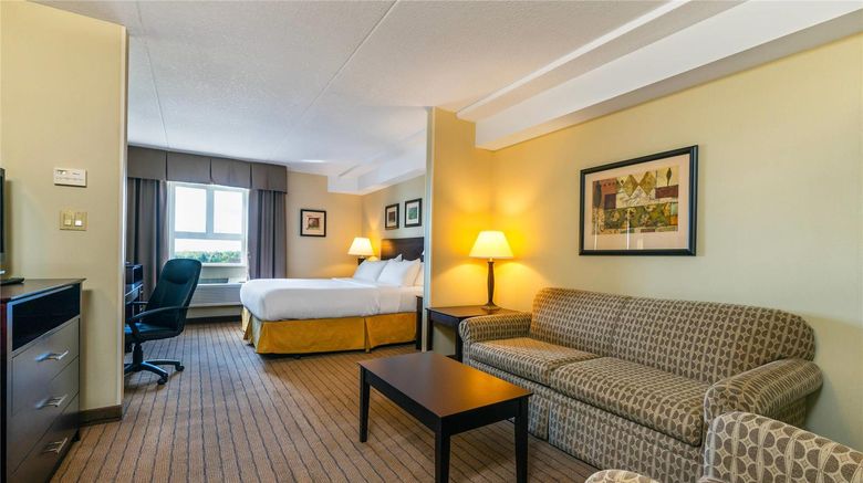 <b>Comfort Inn and Suites Kincardine Room</b>. Images powered by <a href="https://iceportal.shijigroup.com/" title="IcePortal" target="_blank">IcePortal</a>.