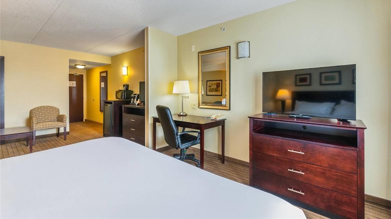 <b>Comfort Inn and Suites Kincardine Room</b>. Images powered by <a href="https://iceportal.shijigroup.com/" title="IcePortal" target="_blank">IcePortal</a>.