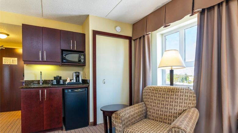 <b>Comfort Inn and Suites Kincardine Suite</b>. Images powered by <a href="https://iceportal.shijigroup.com/" title="IcePortal" target="_blank">IcePortal</a>.