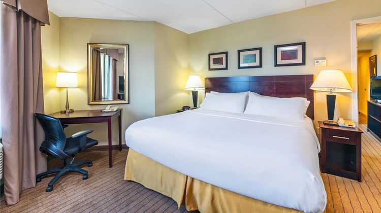 Comfort Inn and Suites Kincardine Suite