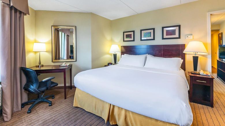 <b>Comfort Inn and Suites Kincardine Suite</b>. Images powered by <a href="https://iceportal.shijigroup.com/" title="IcePortal" target="_blank">IcePortal</a>.