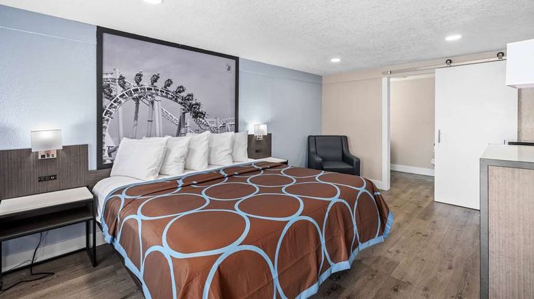 <b>Super 8 Maingate Kissimmee/Orlando Room</b>. Images powered by <a href="https://iceportal.shijigroup.com/" title="IcePortal" target="_blank">IcePortal</a>.