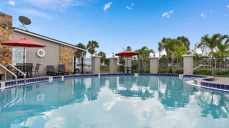 <b>Super 8 Maingate Kissimmee/Orlando Pool</b>. Images powered by <a href="https://iceportal.shijigroup.com/" title="IcePortal" target="_blank">IcePortal</a>.