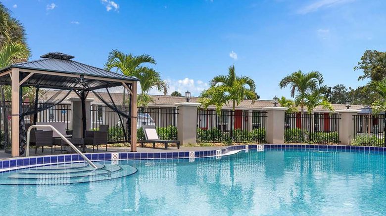 <b>Super 8 Maingate Kissimmee/Orlando Pool</b>. Images powered by <a href="https://iceportal.shijigroup.com/" title="IcePortal" target="_blank">IcePortal</a>.