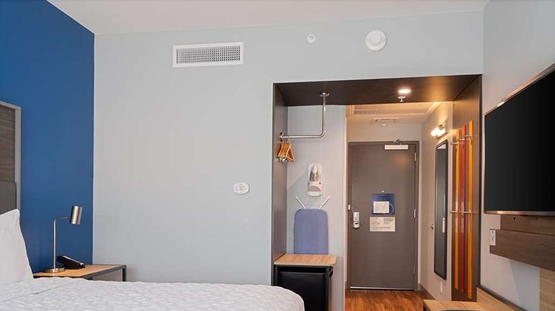 <b>Tru by Hilton Atlanta Airpt College Park Room</b>. Images powered by <a href="https://iceportal.shijigroup.com/" title="IcePortal" target="_blank">IcePortal</a>.