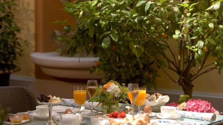 <b>Romantik Hotel Buelow Residenz Restaurant</b>. Images powered by <a href="https://iceportal.shijigroup.com/" title="IcePortal" target="_blank">IcePortal</a>.