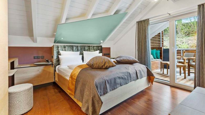 <b>Romantik Hotel Landschloss Fasanerie Suite</b>. Images powered by <a href="https://iceportal.shijigroup.com/" title="IcePortal" target="_blank">IcePortal</a>.