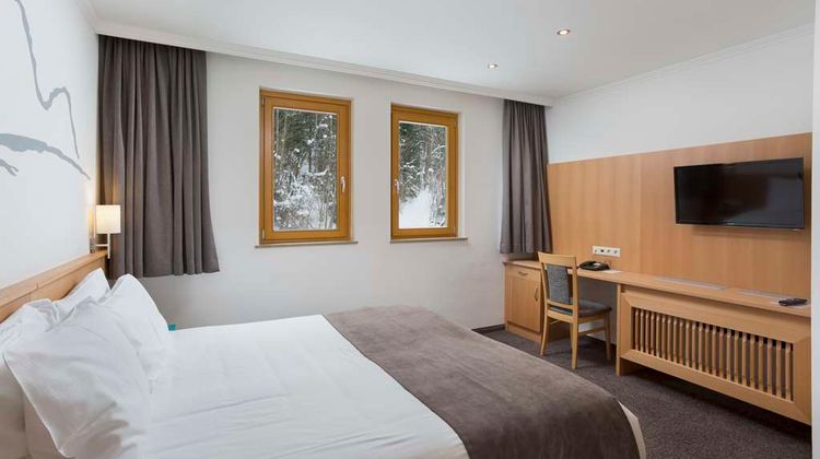 Alpine Club Room