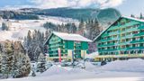 <b>Alpine Club Exterior</b>. Images powered by <a href="https://iceportal.shijigroup.com/" title="IcePortal" target="_blank">IcePortal</a>.