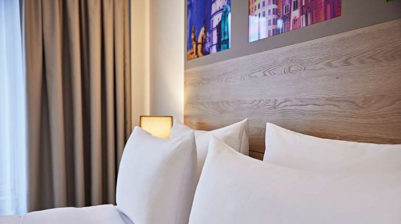 <b>Lindner Hotel Airport Room</b>. Images powered by <a href="https://iceportal.shijigroup.com/" title="IcePortal" target="_blank">IcePortal</a>.