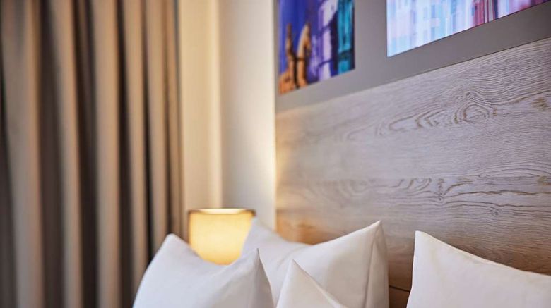 <b>Lindner Hotel Airport Room</b>. Images powered by <a href="https://iceportal.shijigroup.com/" title="IcePortal" target="_blank">IcePortal</a>.