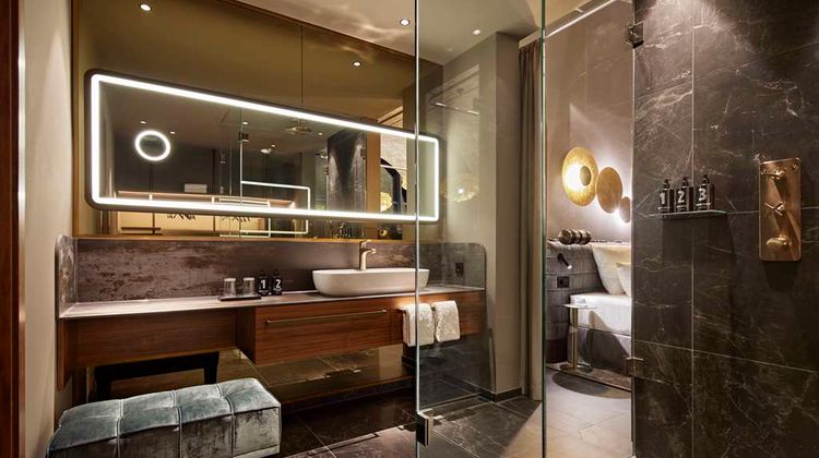 Lindner Hotel Duesseldorf Seestern Room