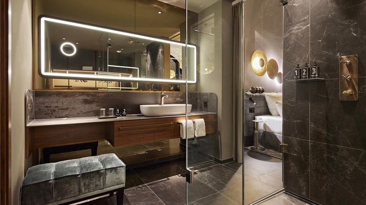Lindner Hotel Duesseldorf Seestern Room