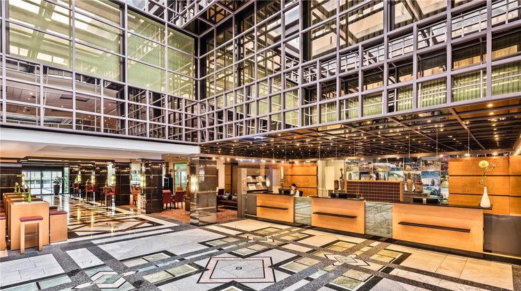 Lindner Hotel Duesseldorf Seestern Lobby