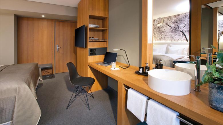 <b>me and all hotel dusseldorf Room</b>. Images powered by <a href="https://iceportal.shijigroup.com/" title="IcePortal" target="_blank">IcePortal</a>.