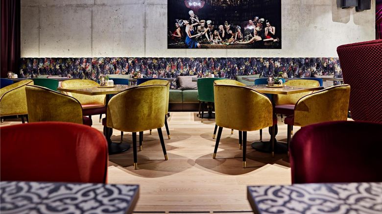 <b>me and all hotel Dusseldorf Oberkassel Restaurant</b>. Images powered by <a href="https://iceportal.shijigroup.com/" title="IcePortal" target="_blank">IcePortal</a>.