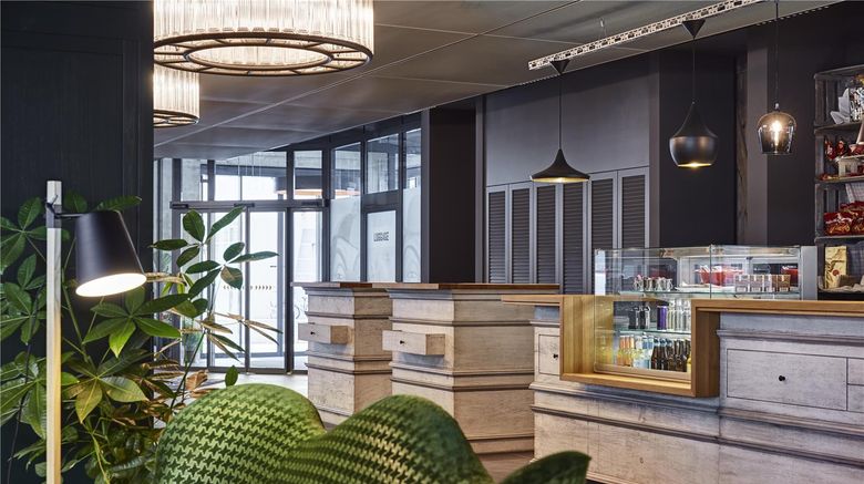 <b>me and all hotel Mainz Lobby</b>. Images powered by <a href="https://iceportal.shijigroup.com/" title="IcePortal" target="_blank">IcePortal</a>.