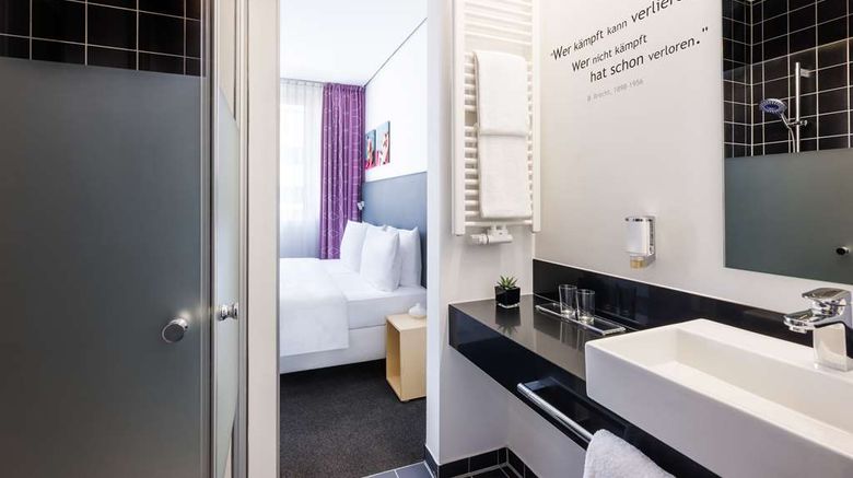 <b>Lindner Hotel Frankfurt Sportpark Room</b>. Images powered by <a href="https://iceportal.shijigroup.com/" title="IcePortal" target="_blank">IcePortal</a>.