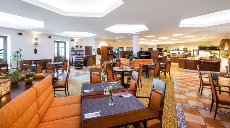 <b>Lindner Hotel Prague Castle Restaurant</b>. Images powered by <a href="https://iceportal.shijigroup.com/" title="IcePortal" target="_blank">IcePortal</a>.