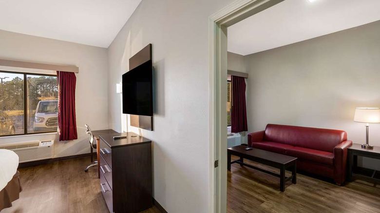 <b>Rodeway Inn Brandon - Jackson East Suite</b>. Images powered by <a href="https://iceportal.shijigroup.com/" title="IcePortal" target="_blank">IcePortal</a>.