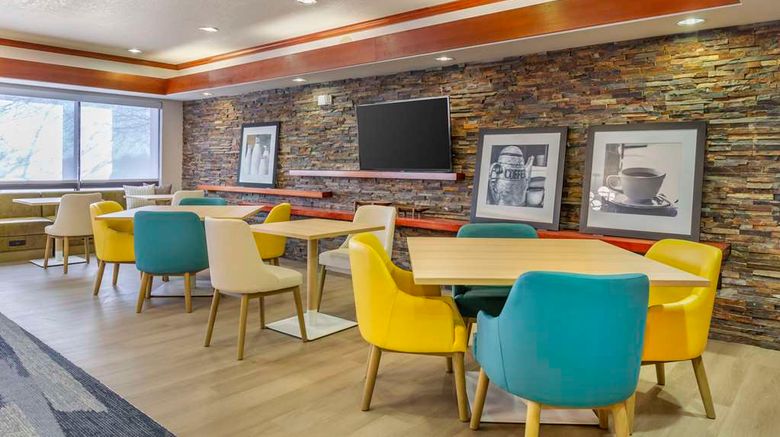 <b>Comfort Inn and Suites Rapid City Restaurant</b>. Images powered by <a href="https://iceportal.shijigroup.com/" title="IcePortal" target="_blank">IcePortal</a>.
