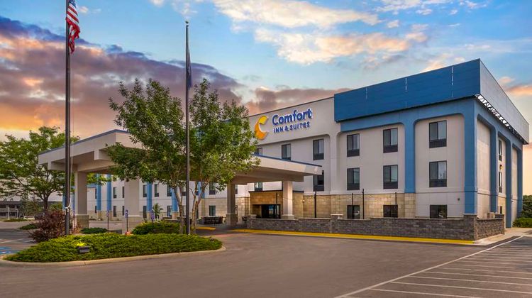 Comfort Inn and Suites Rapid City Exterior