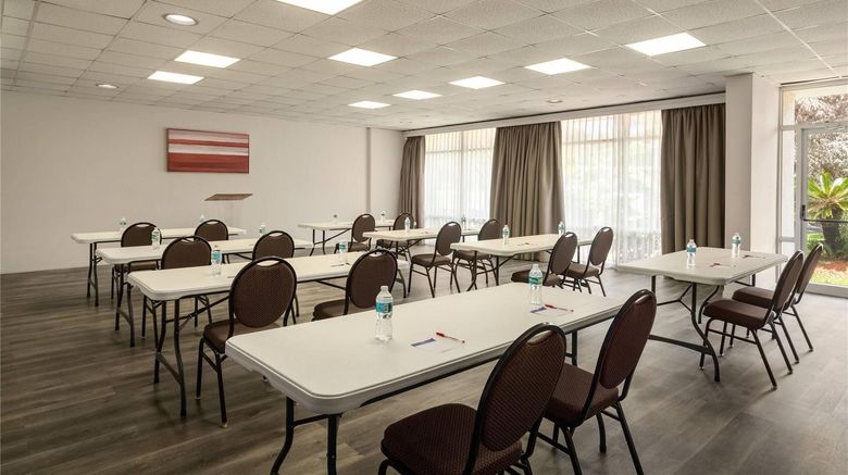 <b>Ramada by Wyndham Cocoa Meeting</b>. Images powered by <a href="https://iceportal.shijigroup.com/" title="IcePortal" target="_blank">IcePortal</a>.