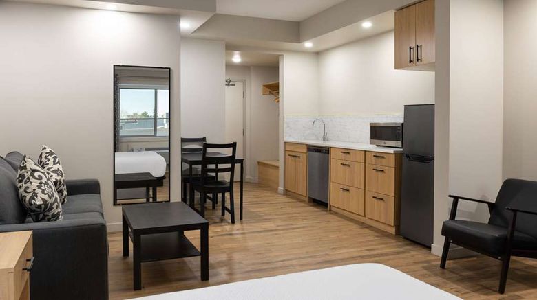 <b>Baymont by Wyndham West Edmonton Room</b>. Images powered by <a href="https://iceportal.shijigroup.com/" title="IcePortal" target="_blank">IcePortal</a>.