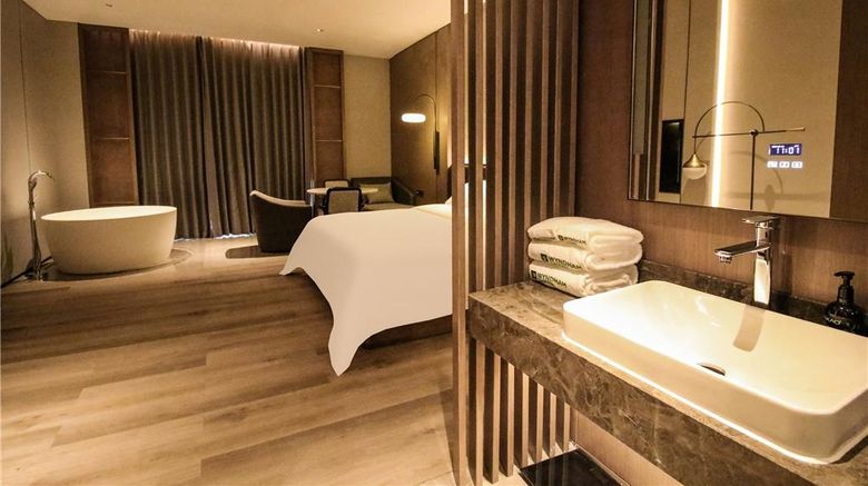 <b>Wyndham Garden Gaozhou Room</b>. Images powered by <a href="https://iceportal.shijigroup.com/" title="IcePortal" target="_blank">IcePortal</a>.