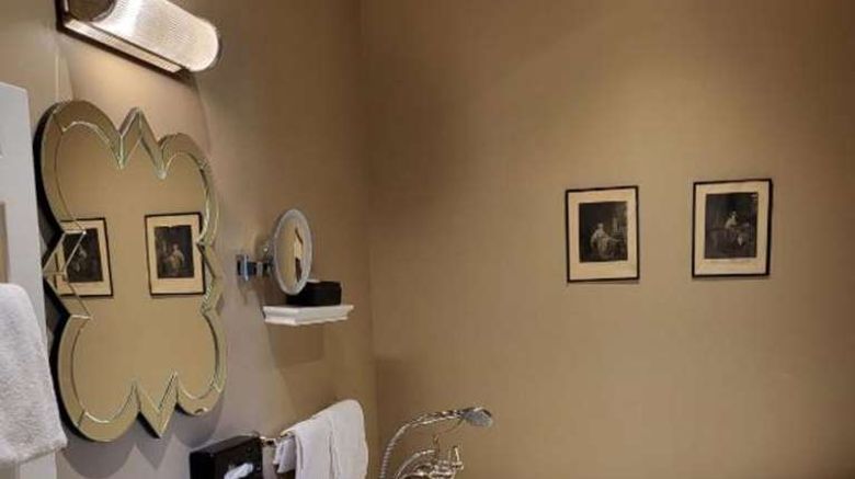 <b>Hotel Vendome, BW Signature Collection Room</b>. Images powered by <a href="https://iceportal.shijigroup.com/" title="IcePortal" target="_blank">IcePortal</a>.
