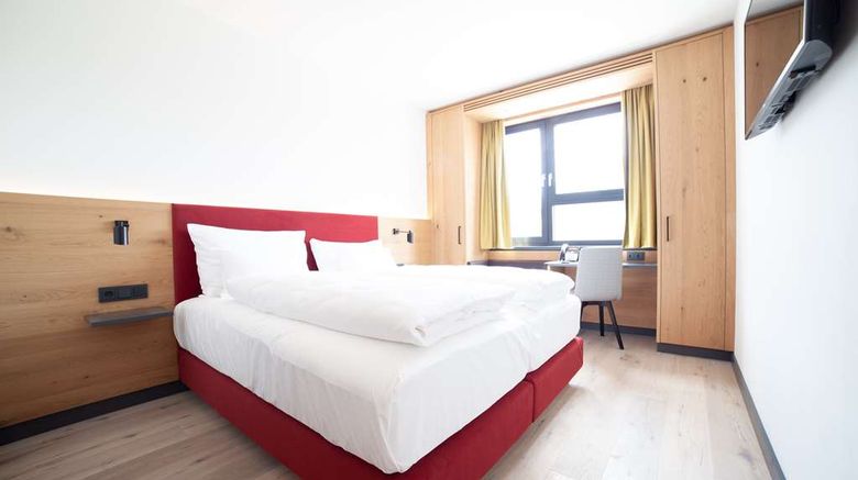<b>Best Western Hotel Tulln Room</b>. Images powered by <a href="https://iceportal.shijigroup.com/" title="IcePortal" target="_blank">IcePortal</a>.