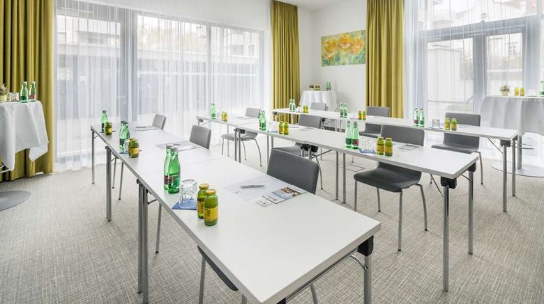 <b>Best Western Hotel Tulln Meeting</b>. Images powered by <a href="https://iceportal.shijigroup.com/" title="IcePortal" target="_blank">IcePortal</a>.