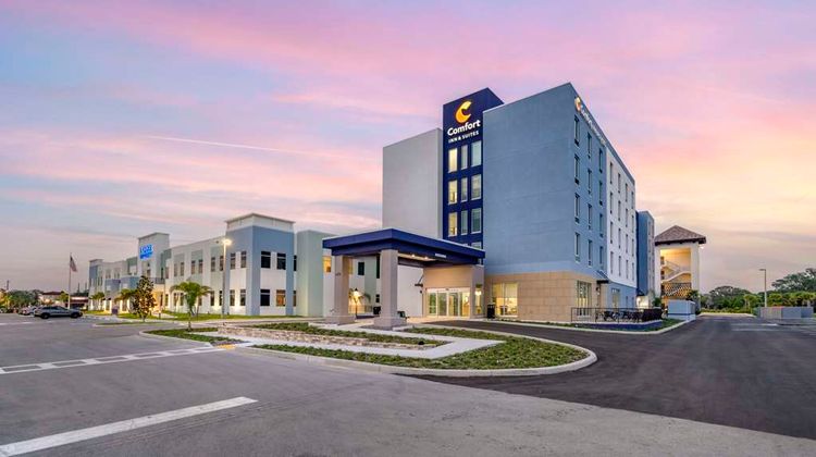 Comfort Inn and Suites New Port Richey Exterior