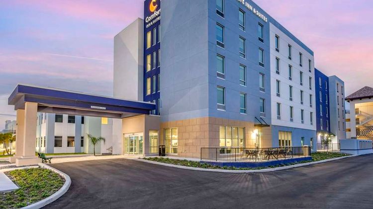 Comfort Inn and Suites New Port Richey Exterior