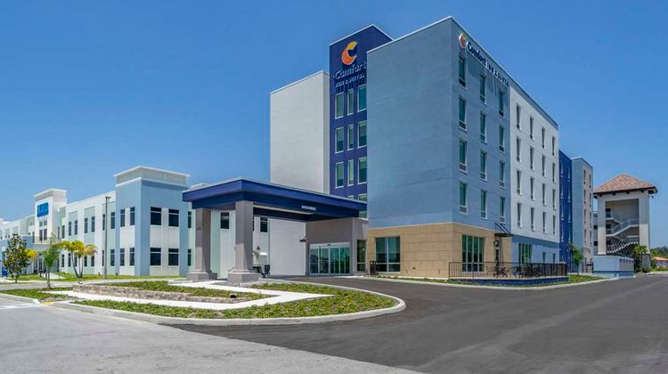 Comfort Inn and Suites New Port Richey Exterior