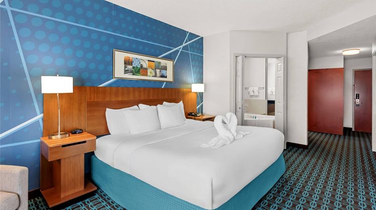 Comfort Inn & Suites Room