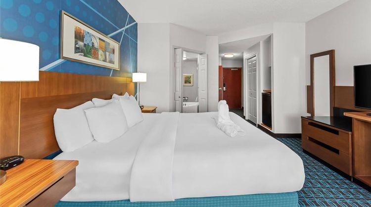 Comfort Inn & Suites Room