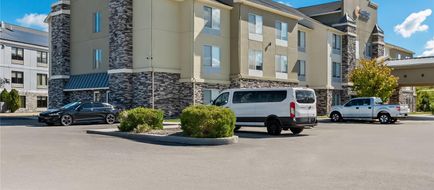 Comfort Inn & Suites Exterior