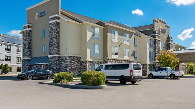 <b>Comfort Inn & Suites Exterior</b>. Images powered by <a href="https://iceportal.shijigroup.com/" title="IcePortal" target="_blank">IcePortal</a>.