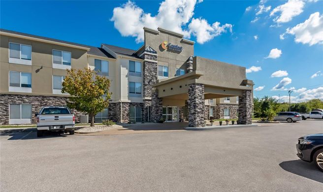 Comfort Inn & Suites Exterior