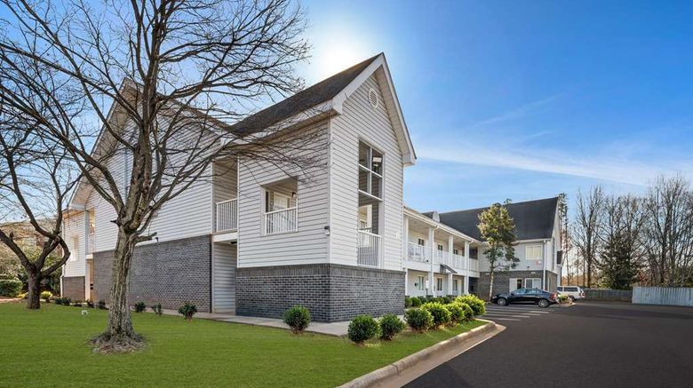 <b>Rodeway Inn Charlotte Independence Blvd Exterior</b>. Images powered by <a href="https://iceportal.shijigroup.com/" title="IcePortal" target="_blank">IcePortal</a>.