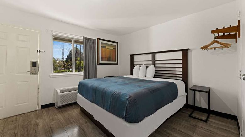 <b>Rodeway Inn Charlotte Independence Blvd Room</b>. Images powered by <a href="https://iceportal.shijigroup.com/" title="IcePortal" target="_blank">IcePortal</a>.